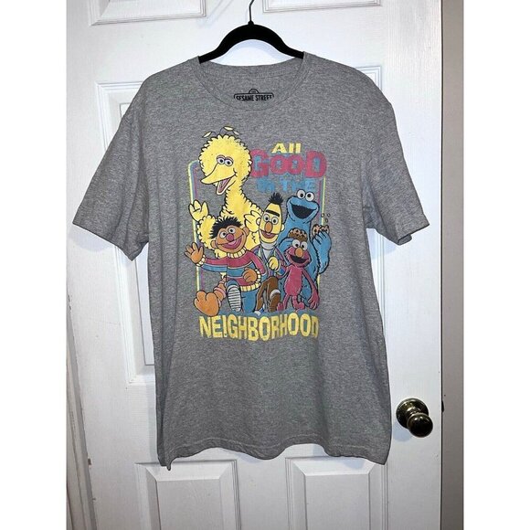 SESAME STREET- All Good In The Neighborhood Gray Short Sleeve Tshirt Size L - Picture 1 of 7
